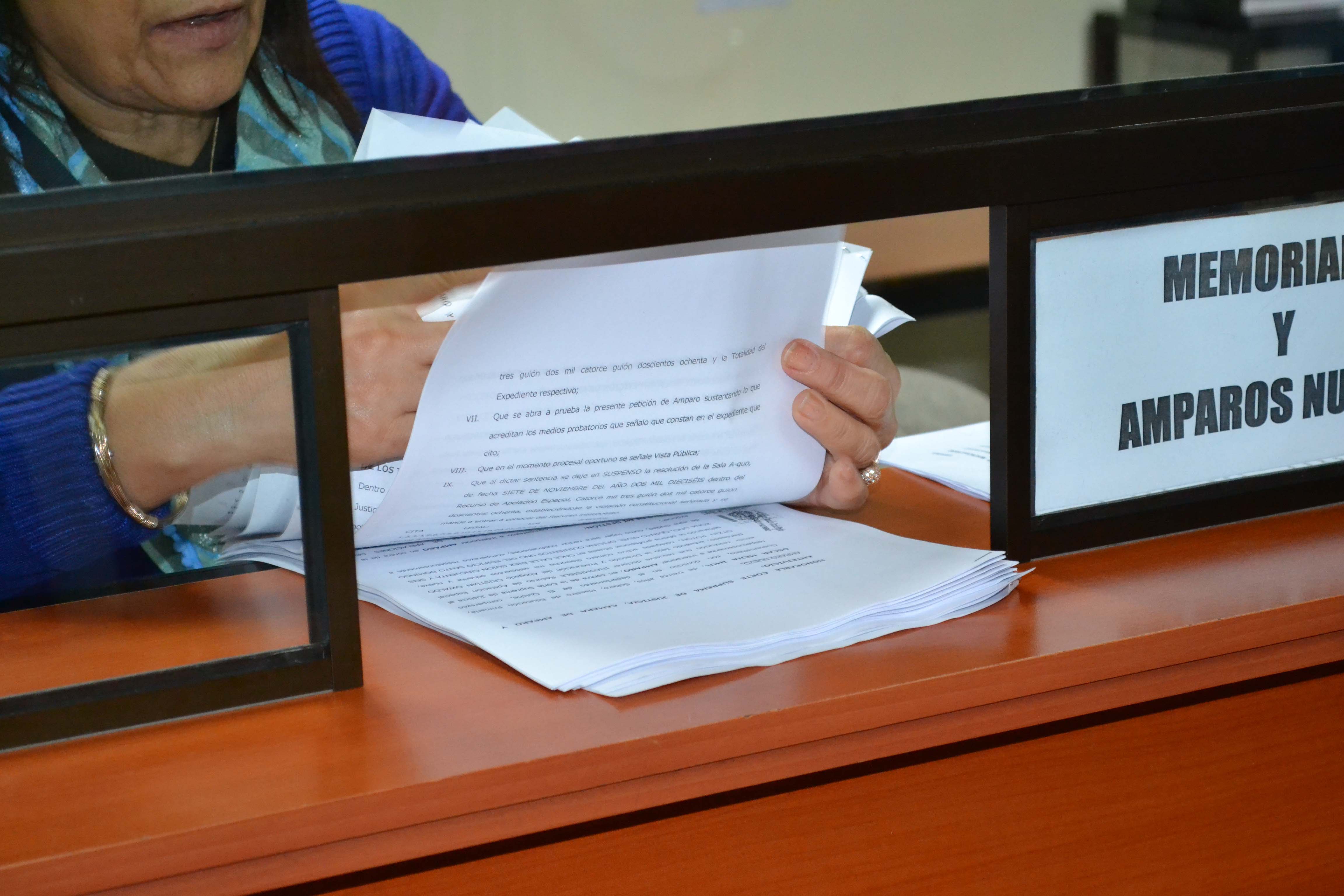 Amparo contra Sala Regional Mixta de la Corte de Apelaciones de Quiché por caso de Comunicador Social