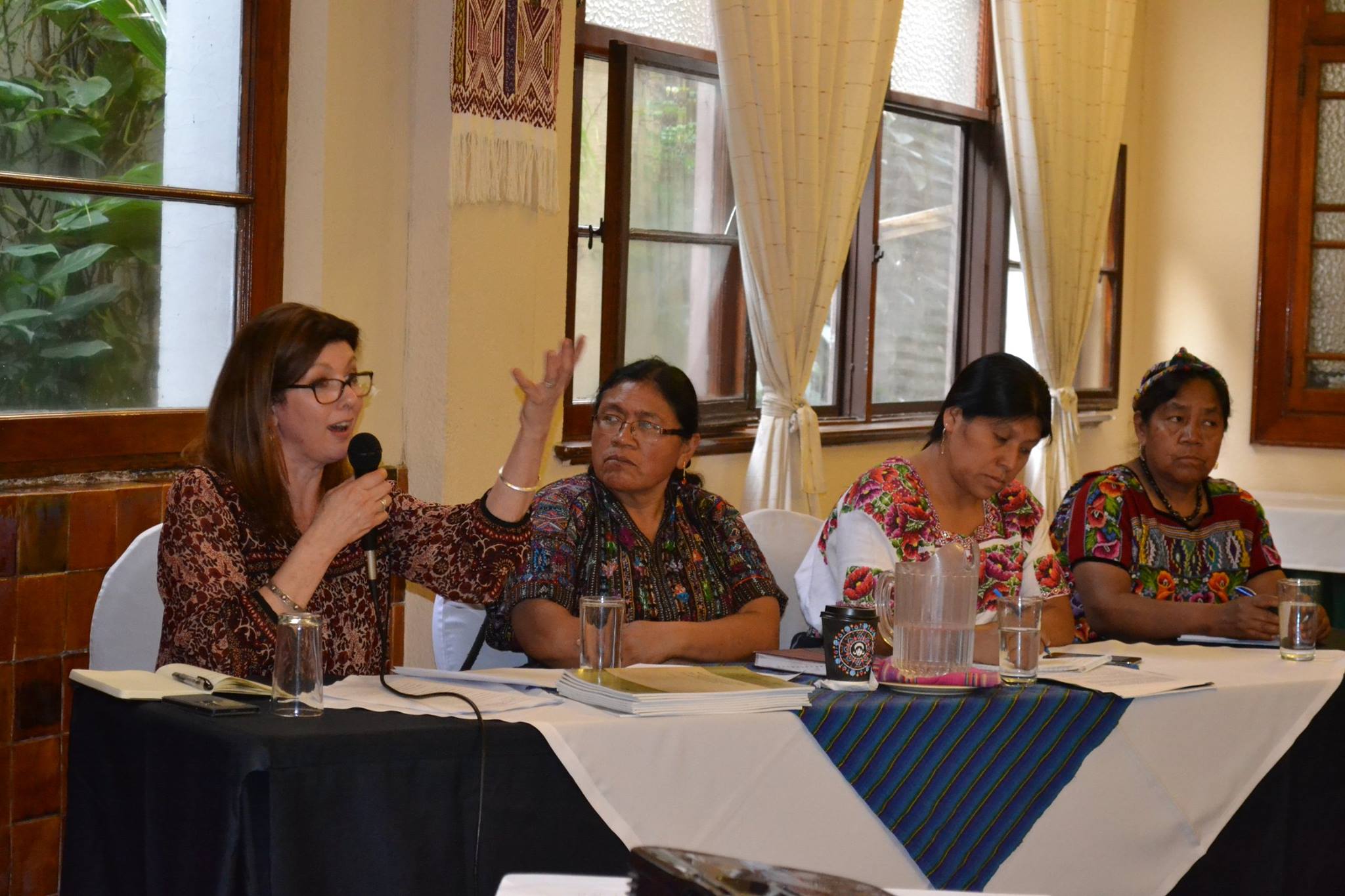 Mujeres Indígenas en Sistemas Jurídicos Plurales y Derecho del Agua